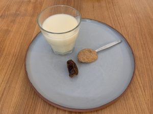 Date and Almond Smoothy